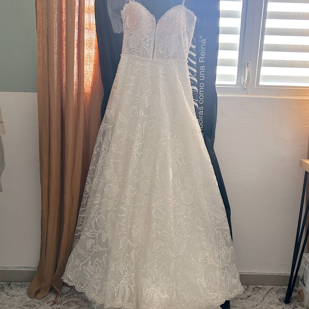 Wedding Dress Romantic Look Style A from Pronovia Barcelona